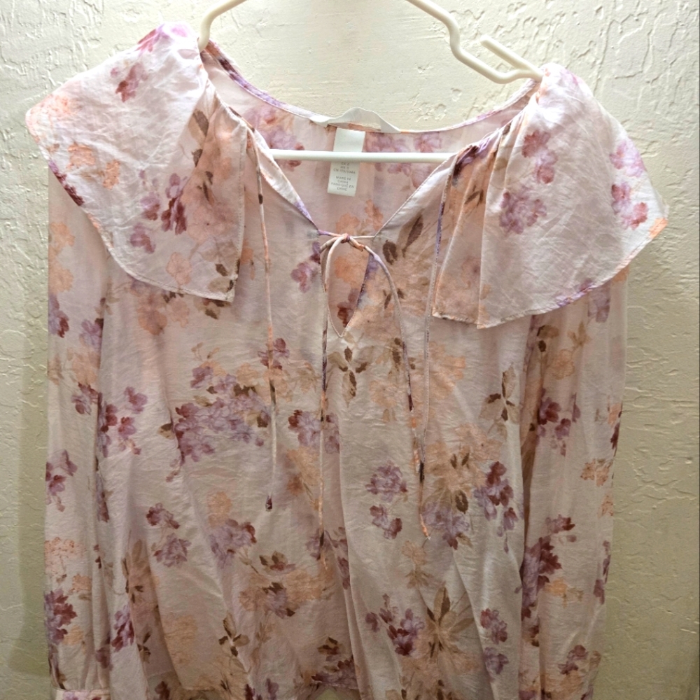 H & M Pink Floral Blouse, Large.